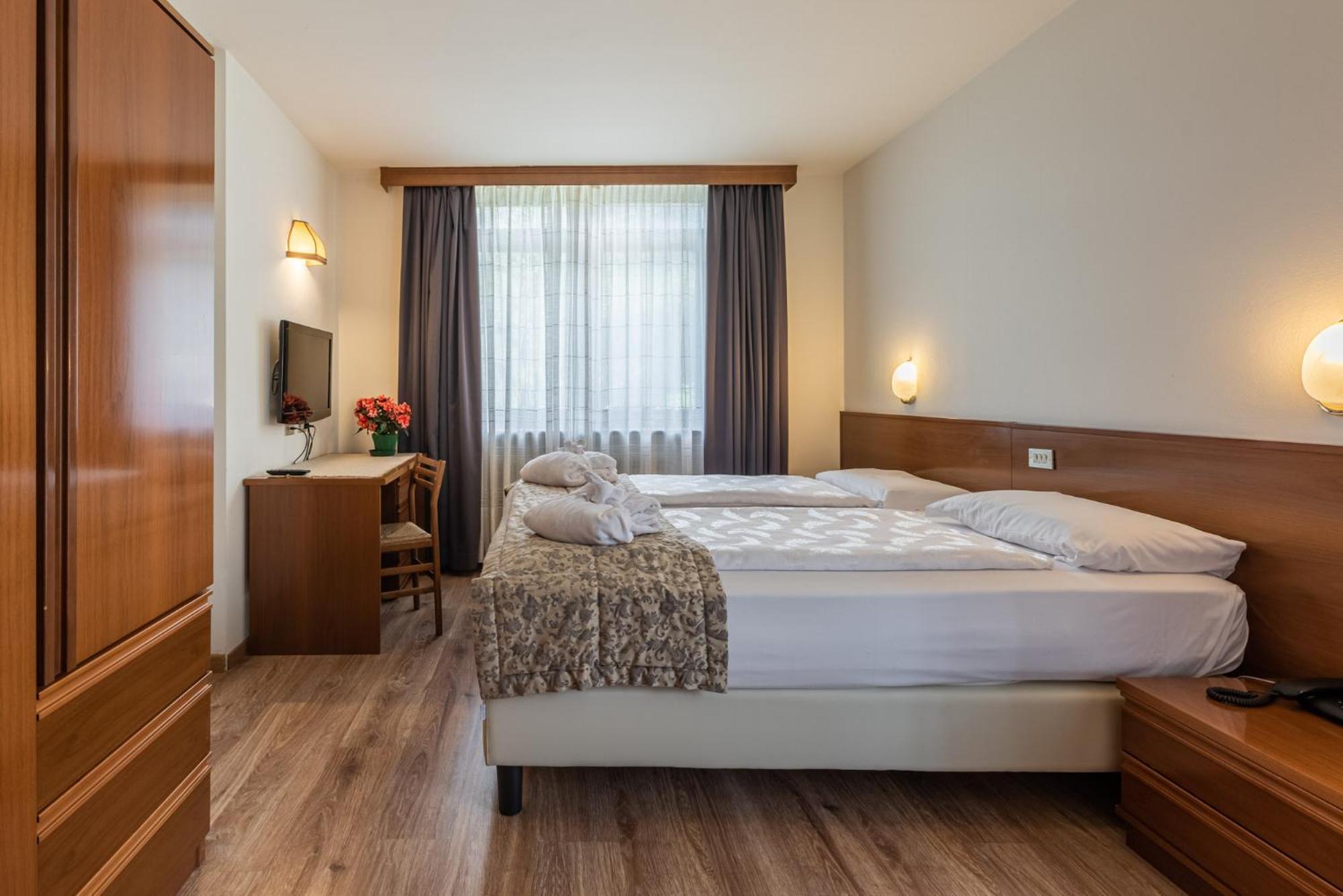 Hotel Ariston Garden & 3*