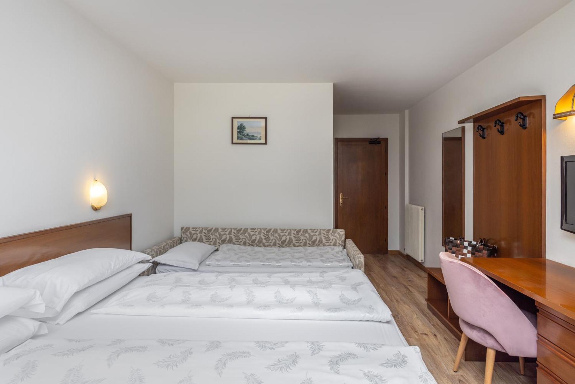 Hotel Ariston Garden & 3*