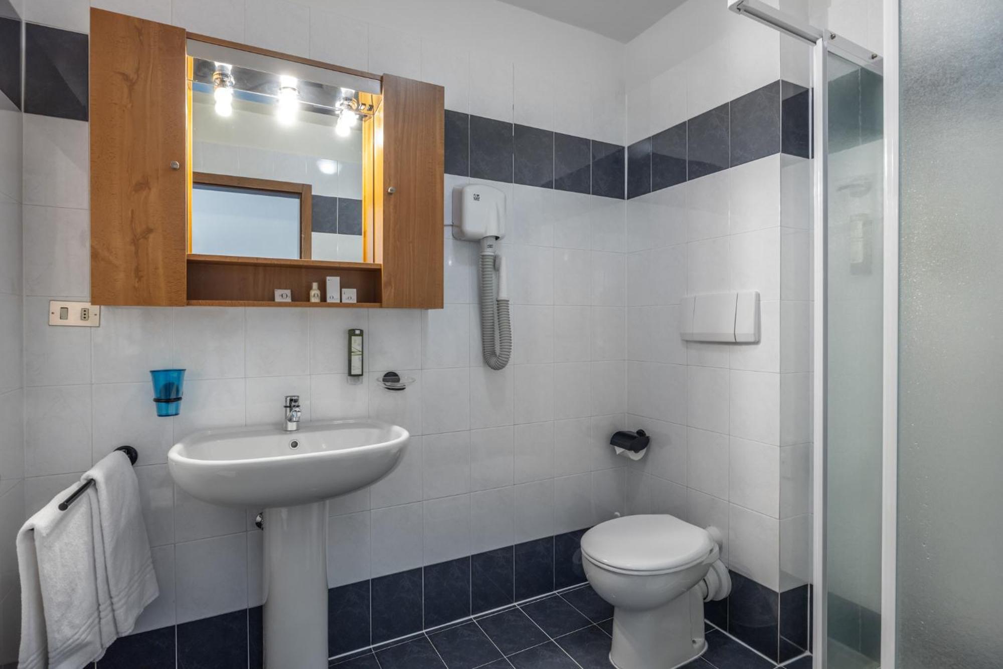 Ariston Garden &