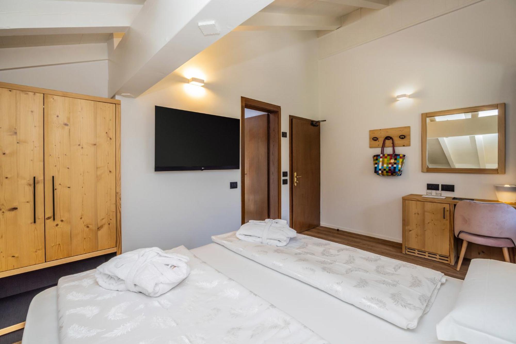Hotel Ariston Garden & 3*