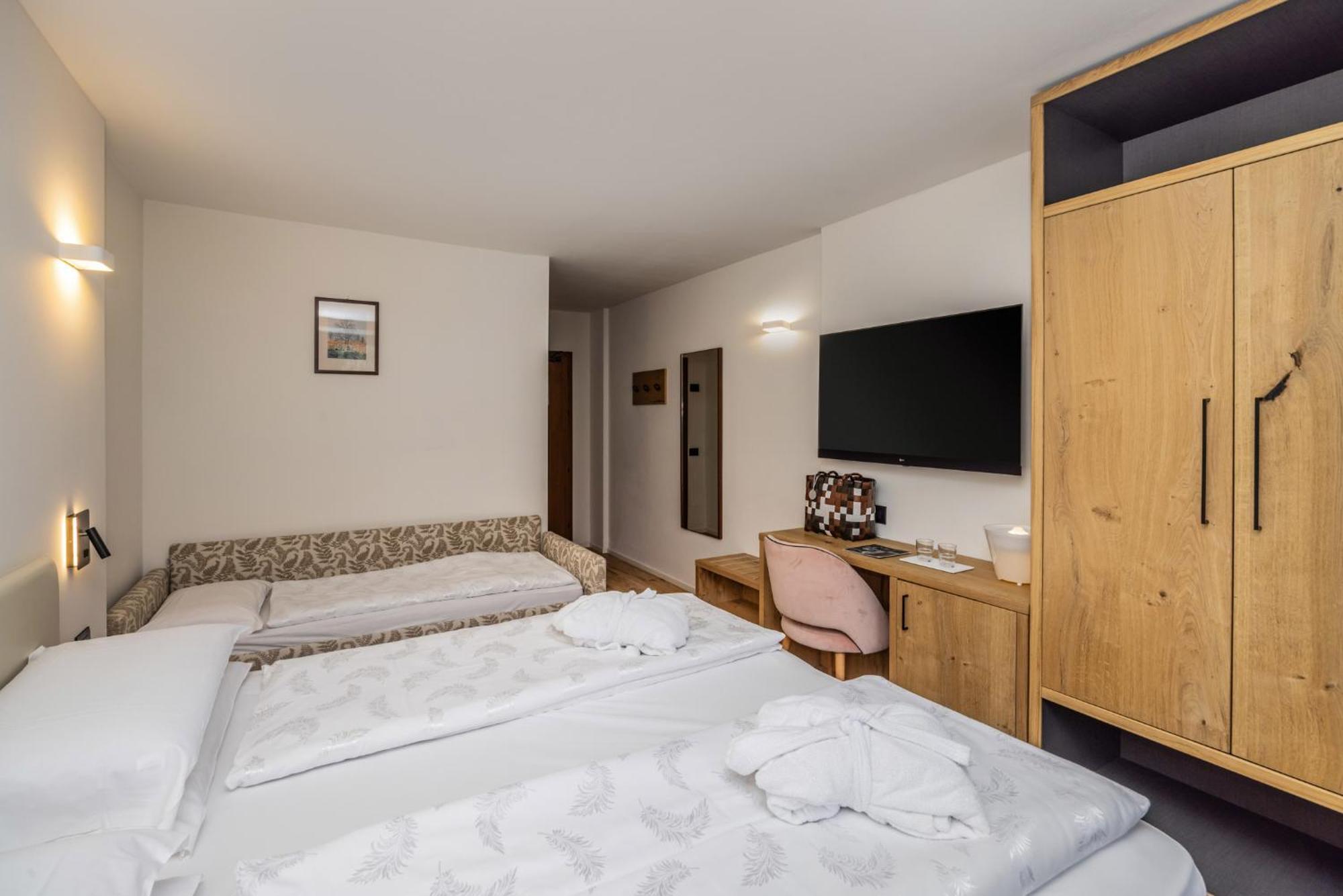 Ariston Garden & 3*