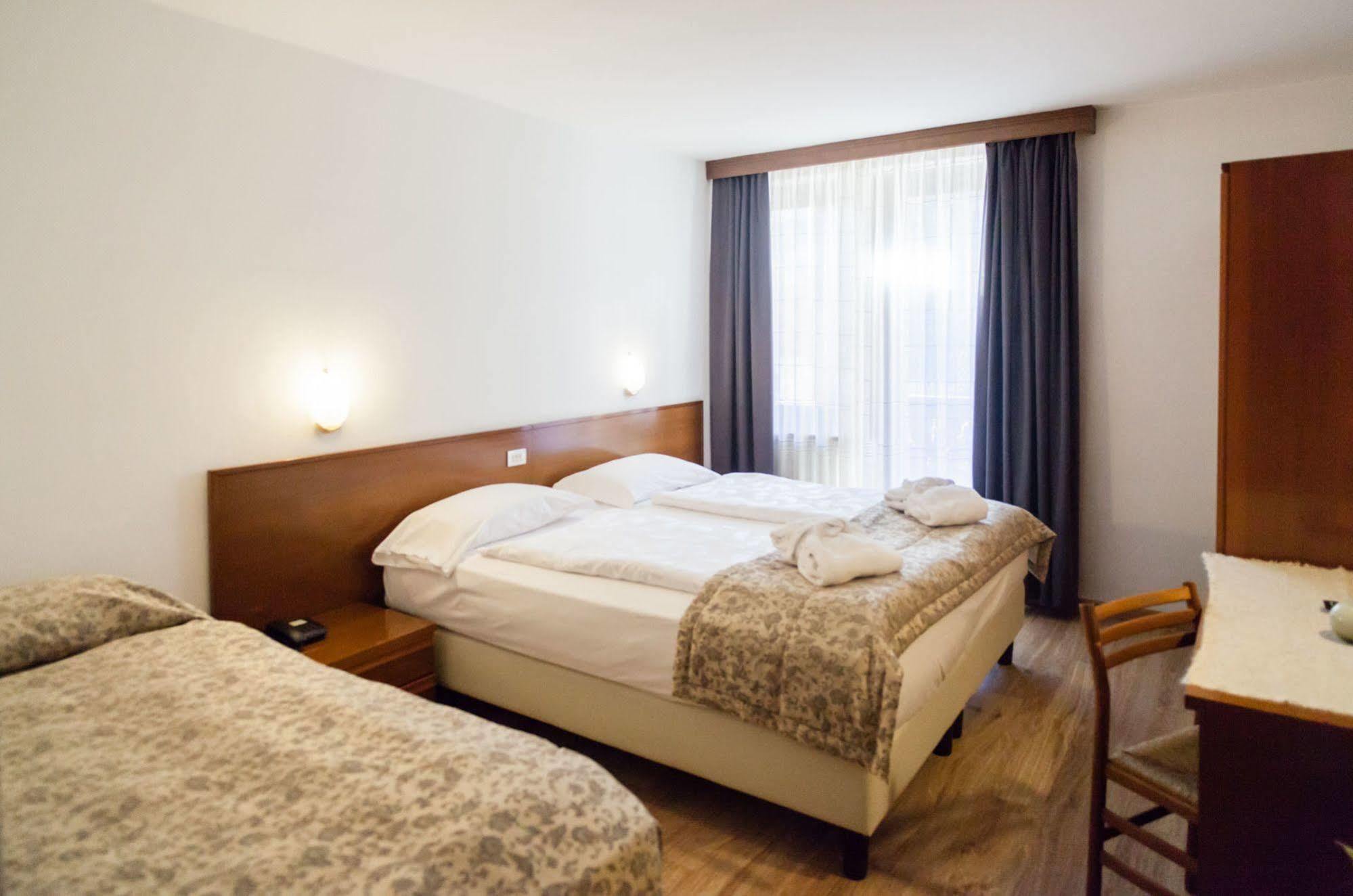 Ariston Garden & 3*