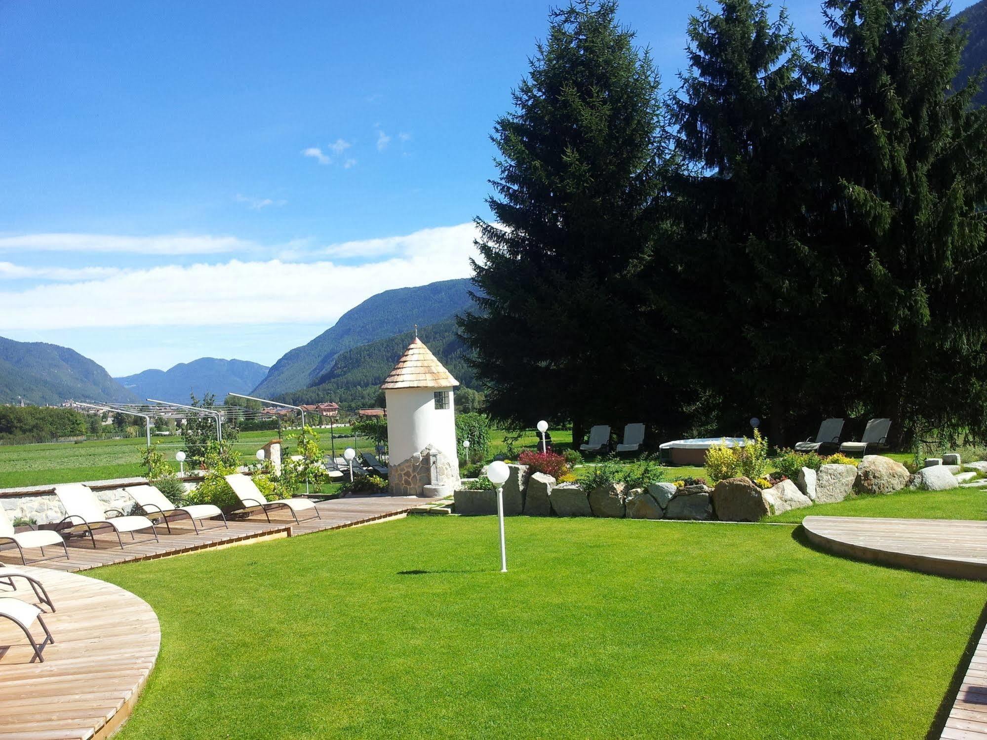 Ariston Garden & 3*